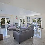 Villa Dv1 *